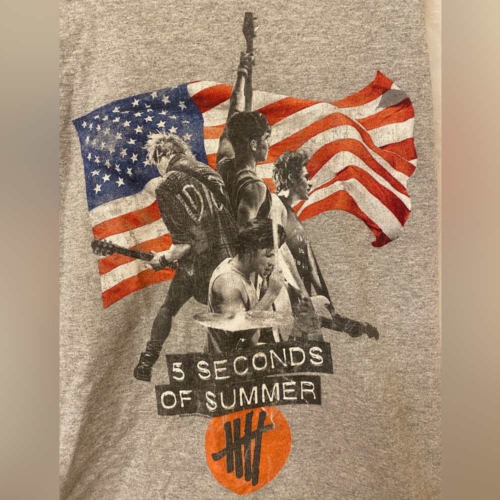 5 seconds of summer top. Size small.